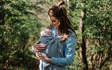 Abhängigkeitserkrankungen - Mutter mit Kind