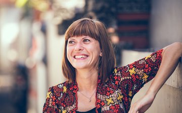 Schematherapie: Hoffnung bei chronische und komplexen Krankheitsbildern Artikel Schematherapie: Ältere Frau lächelt