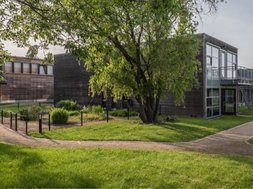 Verordnungsmöglichkeiten von Krankenhausbehandlungen durch Psychotherapeuten neu geregelt Artikel Krankenhausbedingungen: Außenansicht Oberberg Fachklinik Konraderhof