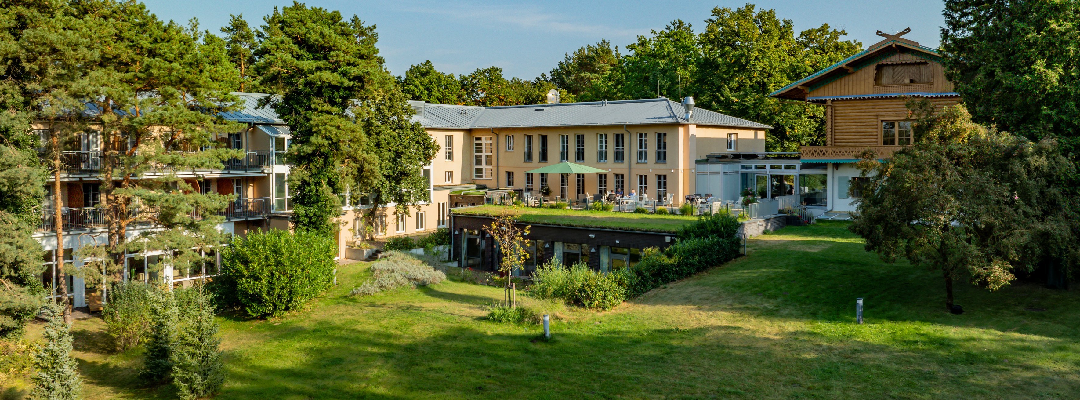 Oberberg Fachklinik Potsdam, eingebettet in der grünen Natur