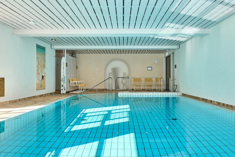 Innenpool der Oberberg Fachklinik Bad T&ouml;lz