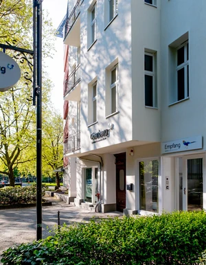 Au&szlig;enansicht der Oberberg Fachklinik Fasanenkiez in Berlin