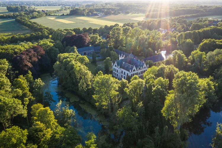 Luftaufnahme der Oberberg Fachklinik Wasserschl&ouml;sschen