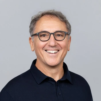 Portraitfoto Jannis Alexandridis
